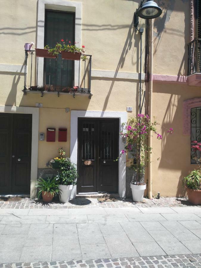 Cozy Loft In The Heart Of Cagliari Villa Exterior foto
